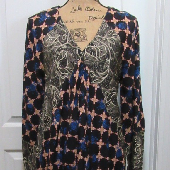 New L/ S Ladies Blouse Look no buttons M & L - Picture 8 of 15